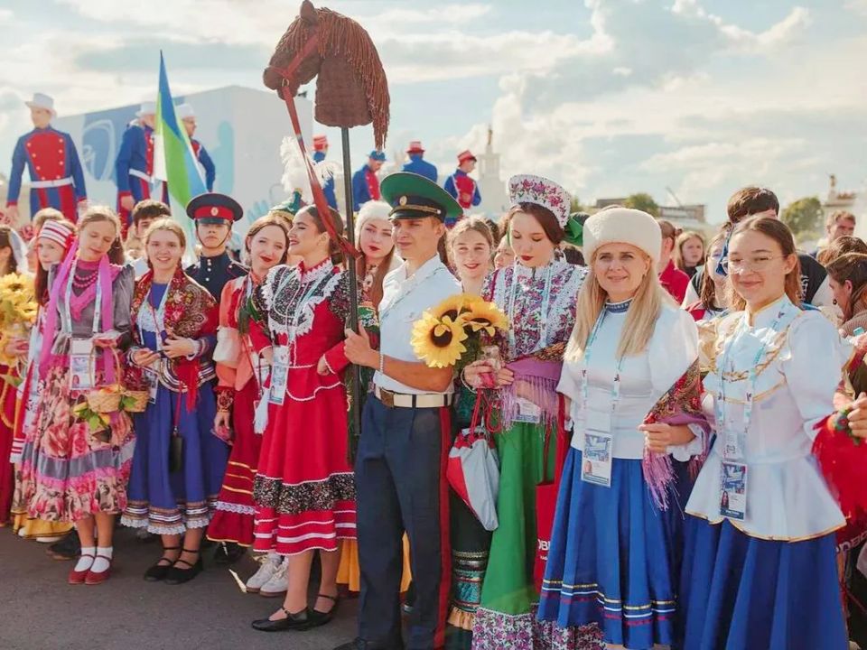 Наши ребята на Международном фестивале детства и юности Наши ребята на Международном фестивале детства и юности