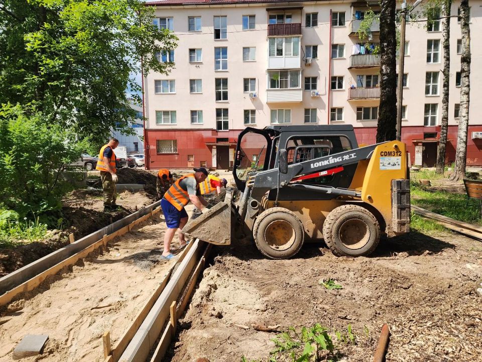 Благоустройство дворов на Советской и Почтовой - выполнено на 65%! Благоустройство дворов на Советской и Почтовой - выполнено на 65%!