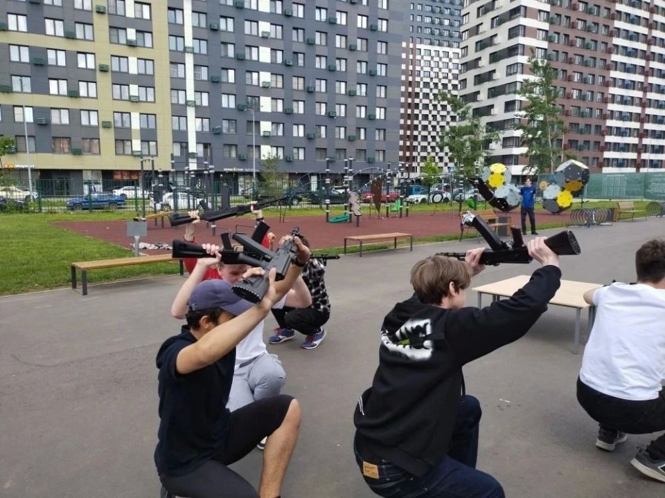 Все в строй: в школе № 7 проходят военные сборы для 10-классников Все в строй: в школе № 7 проходят военные сборы для 10-классников