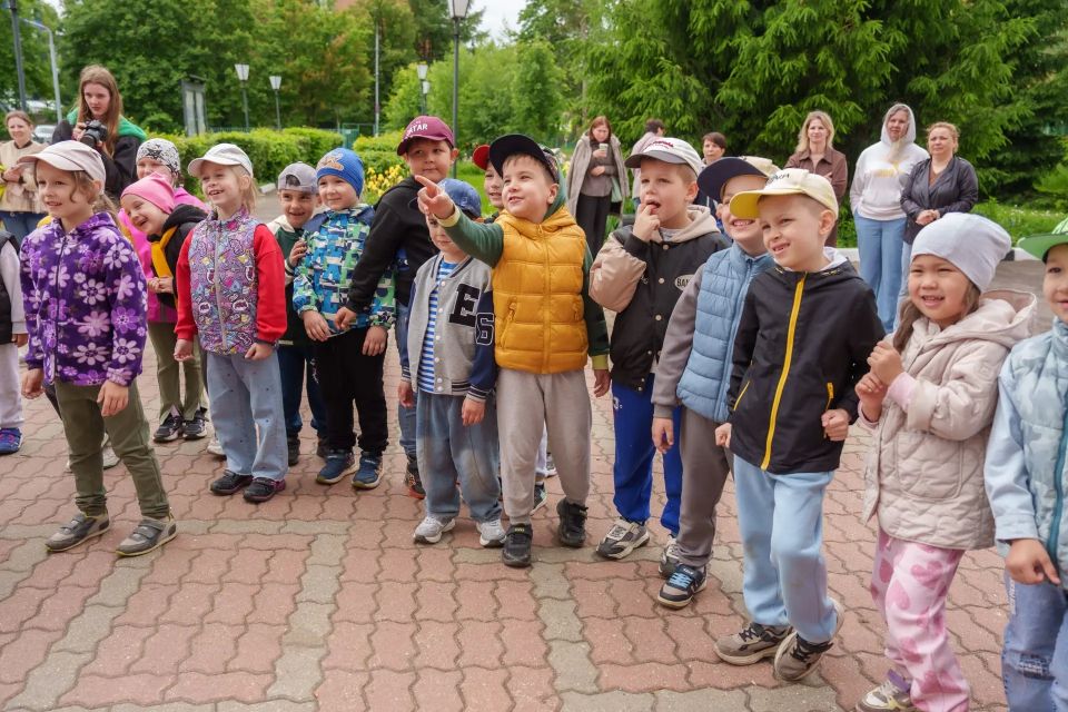 Безопасность на дорогах: депутат Юлия Ишкова организовала интерактивную встречу детей и представителей ГИБДД Безопасность на дорогах: депутат Юлия Ишкова организовала интерактивную встречу детей и представителей ГИБДД