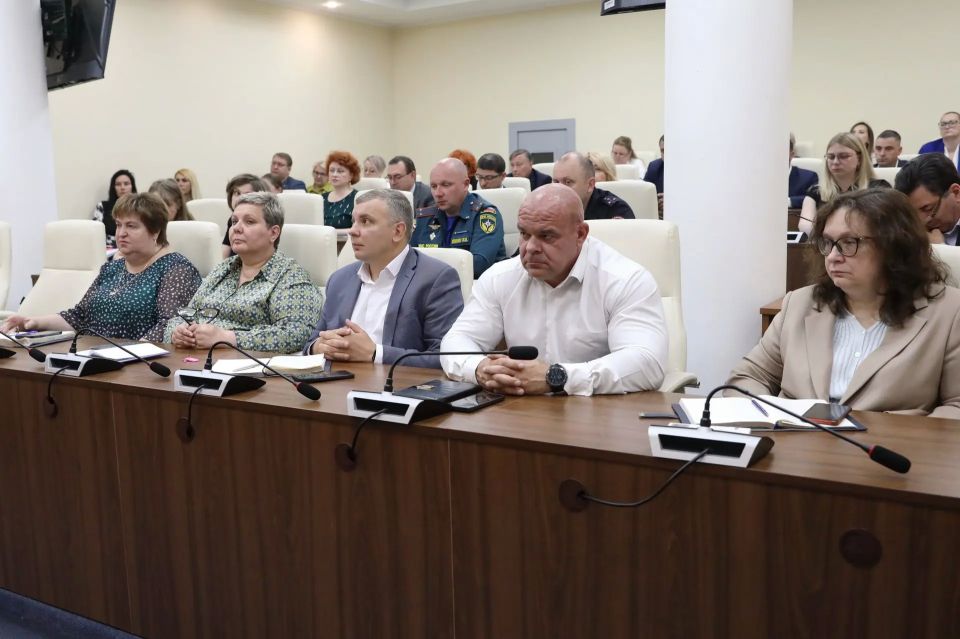 Благоустройство и развитие общественных пространств обсудили на оперативном совещании в Долгопрудном Благоустройство и развитие общественных пространств обсудили на оперативном совещании в Долгопрудном
