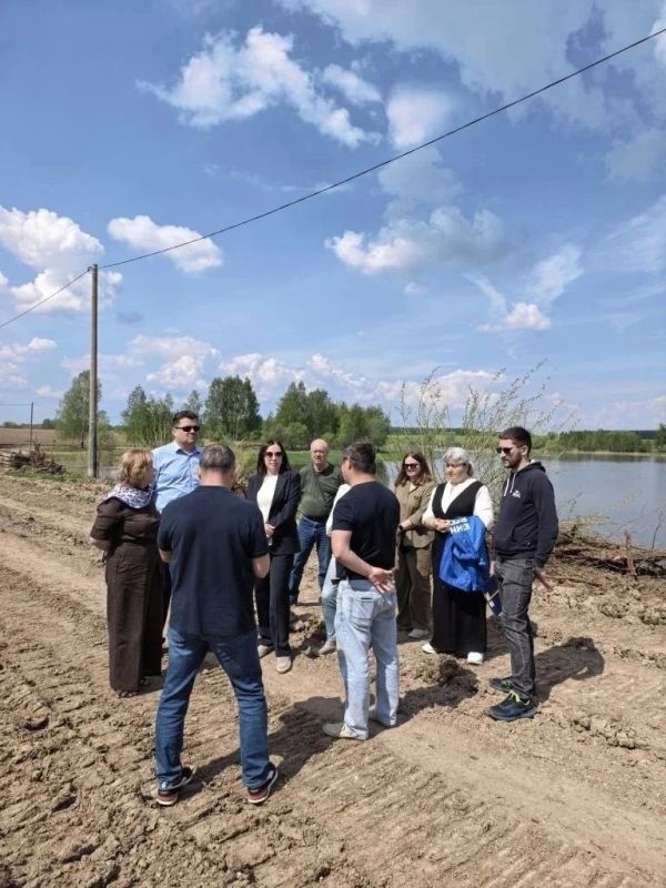 В деревне Ляхово продолжается капитальный ремонт плотины на безымянном ручье – притоке реки Востец В деревне Ляхово продолжается капитальный ремонт плотины на безымянном ручье – притоке реки Востец