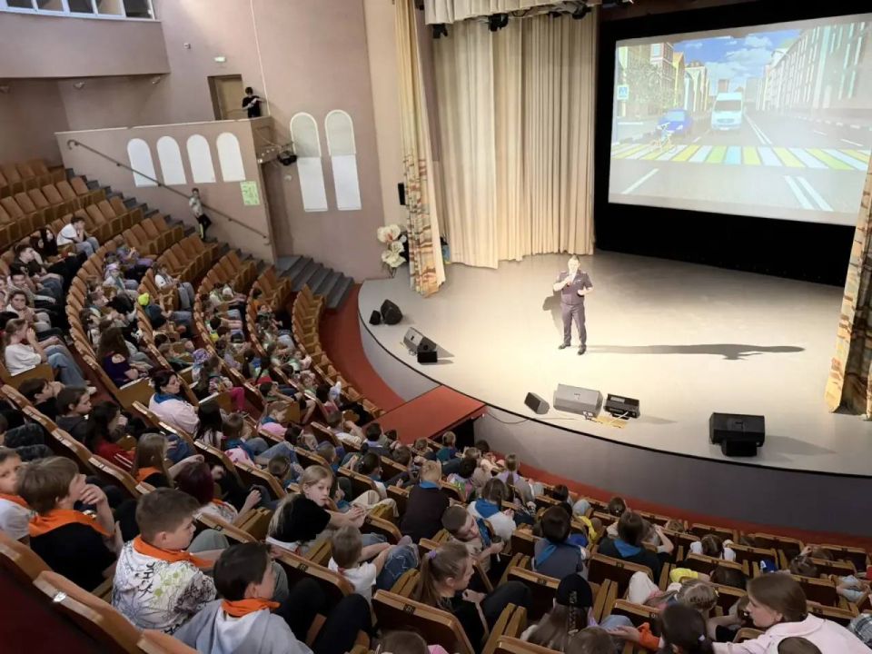 Во Власихе, в местном Центре развития творчества детей и юношества состоялся интерактивный урок дорожной грамотности Во Власихе, в местном Центре развития творчества детей и юношества состоялся интерактивный урок дорожной грамотности