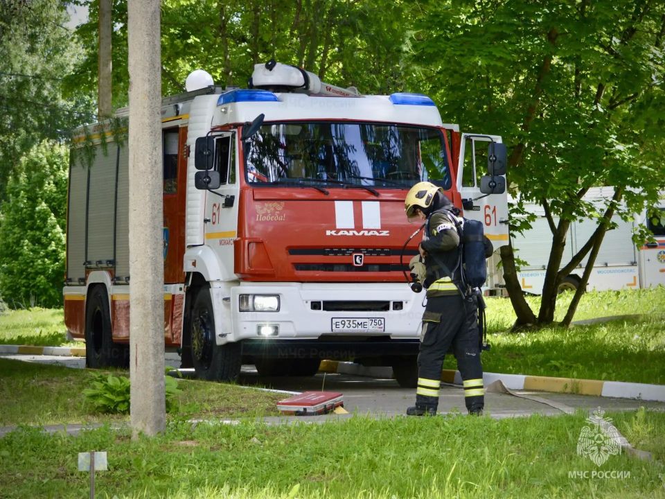 В Можайске прошли пожарно-тактические учения в здании больницы В Можайске прошли пожарно-тактические учения в здании больницы
