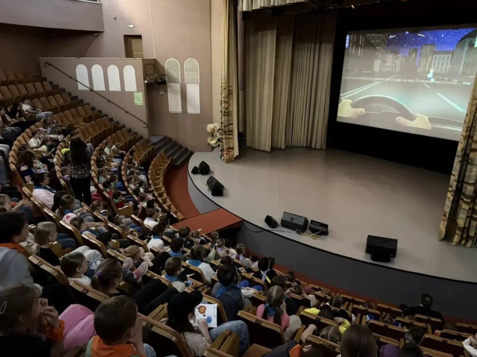 Во Власихе, в местном Центре развития творчества детей и юношества состоялся интерактивный урок дорожной грамотности