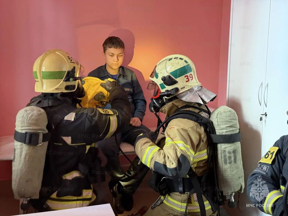 В Можайске прошли пожарно-тактические учения в здании больницы В Можайске прошли пожарно-тактические учения в здании больницы