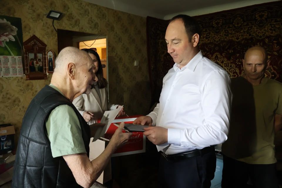 Сергей Мужальских: Сегодня навестил ветерана Великой Отечественной войны, труженика тыла Вадима Борисовича Счётчикова, который отметил свой 95-летний юбилей Сергей Мужальских: Сегодня навестил ветерана Великой Отечественной войны, труженика тыла Вадима Борисовича Счётчикова, который отметил свой 95-летний юбилей