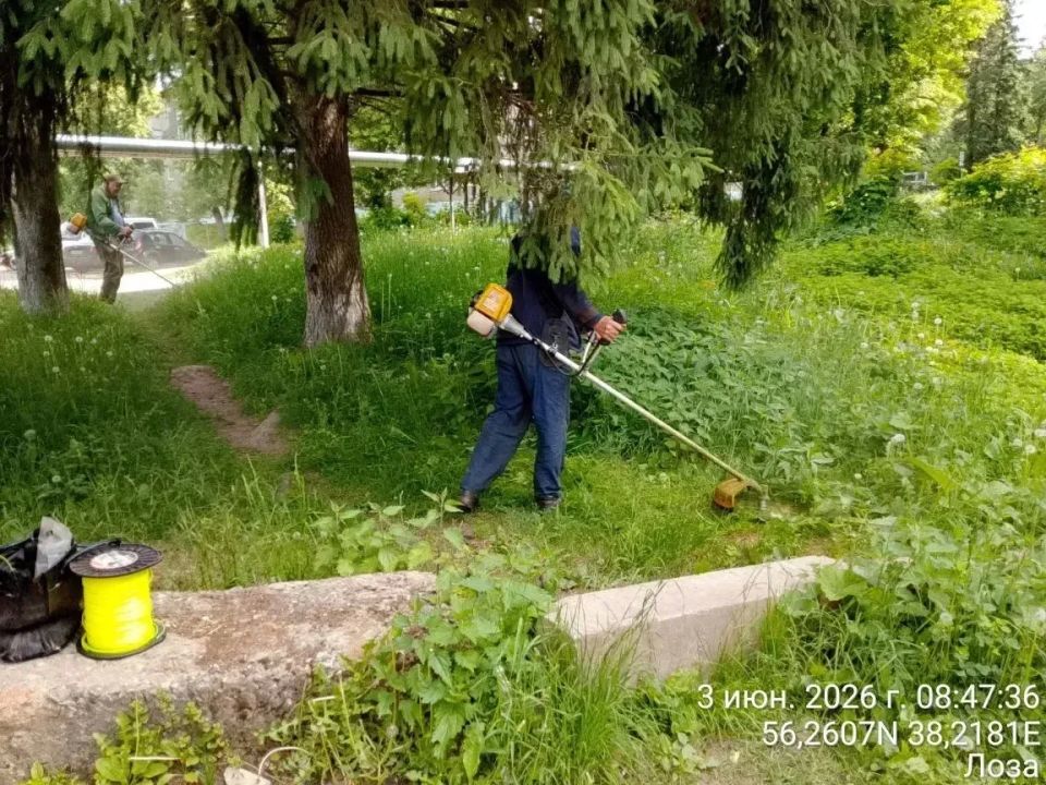 Сотрудники МБУ «Благоустройство СП» продолжают наводить порядок во всех населённых пунктах Сергиево-Посадского округа Сотрудники МБУ «Благоустройство СП» продолжают наводить порядок во всех населённых пунктах Сергиево-Посадского округа