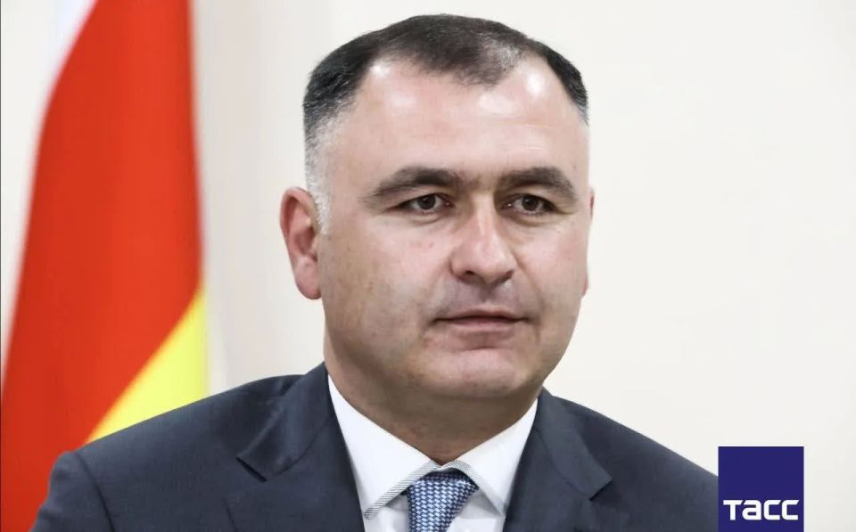 Президент Южной Осетии Алан Гаглоев направил телеграмму с соболезнованиями российскому лидеру Владимиру Путину в связи с трагической гибелью мирных жителей в результате атаки БПЛА Вооруженных сил Украины на рейсовый автобус...