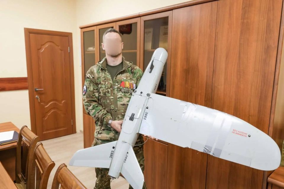 Сегодня заместитель главы муниципалитета Игорь Семенов встретился с бойцом, известным под позывным «Волга» Сегодня заместитель главы муниципалитета Игорь Семенов встретился с бойцом, известным под позывным «Волга»