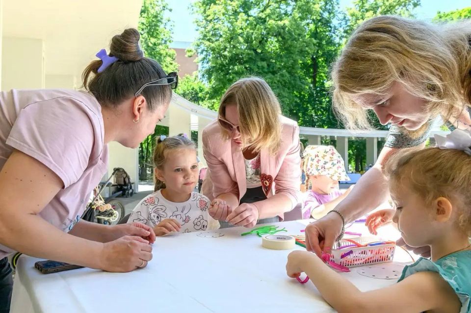 В парке имени Виктора Талалихина отметили День русского языка В парке имени Виктора Талалихина отметили День русского языка