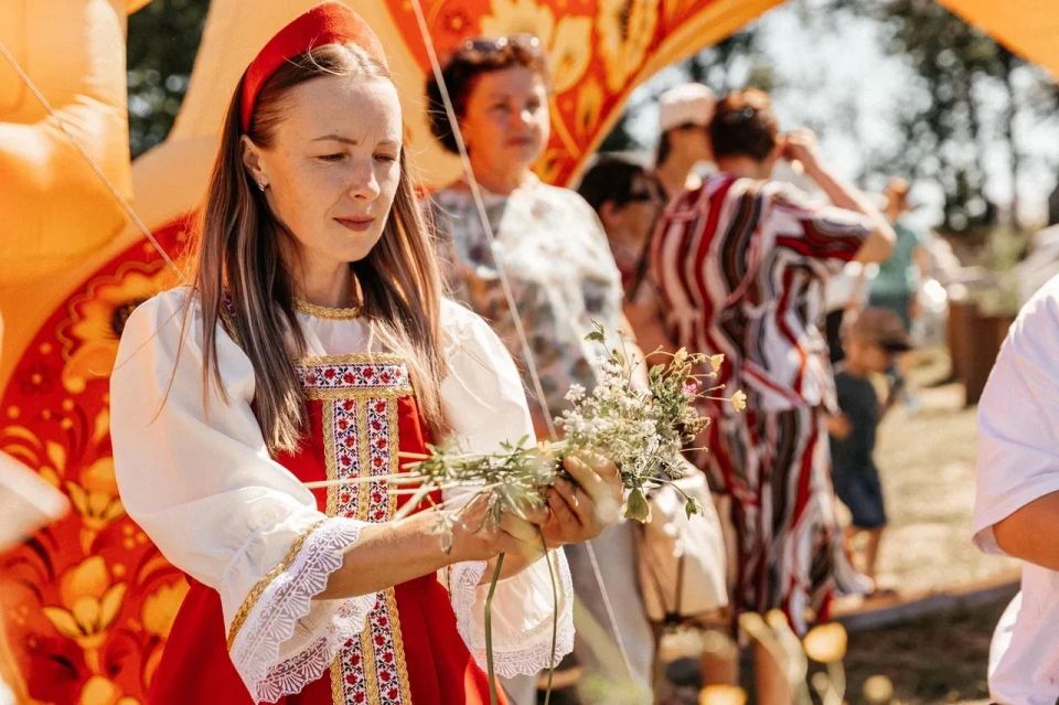 В деревне Новая в третий раз состоялся традиционный, уже полюбившийся всем фестиваль «Семьянинъ» В деревне Новая в третий раз состоялся традиционный, уже полюбившийся всем фестиваль «Семьянинъ»