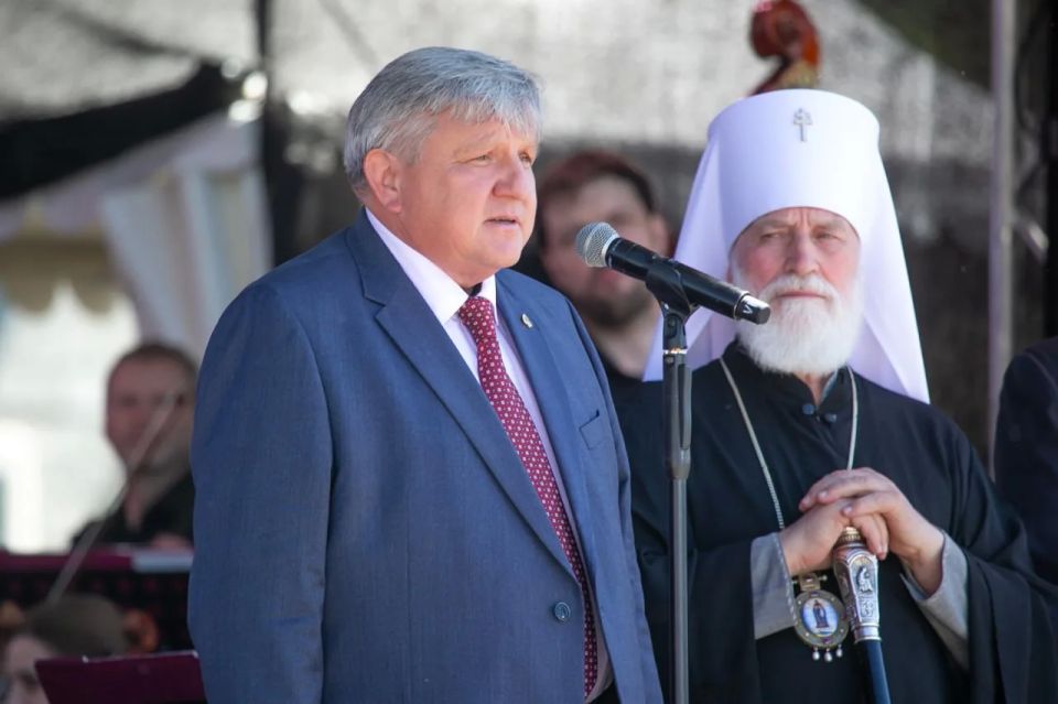 Александр Гречищев: На гостеприимной коломенской земле состоялся юбилейный, ставший уже традиционным, фестиваль «Шкинь-опера» Александр Гречищев: На гостеприимной коломенской земле состоялся юбилейный, ставший уже традиционным, фестиваль «Шкинь-опера»