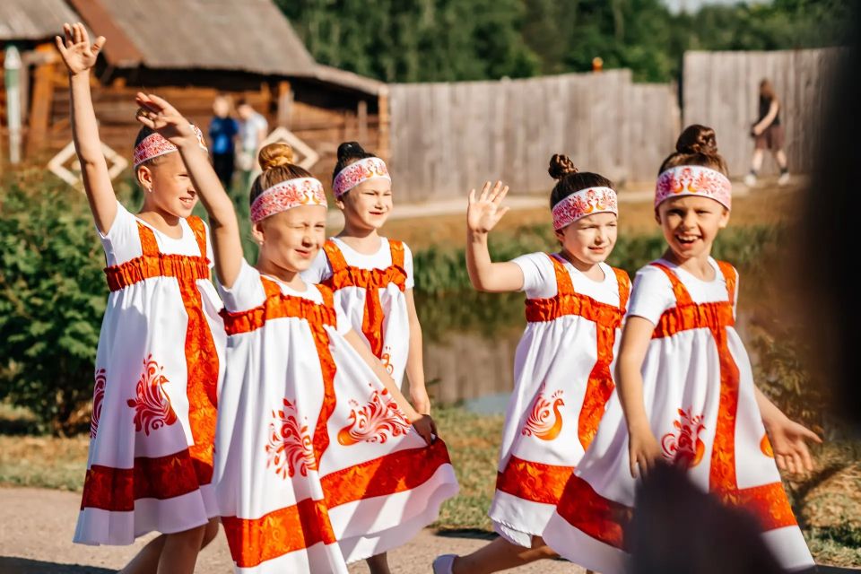 Жители Мисцева словно одна большая дружная семья! Жители Мисцева словно одна большая дружная семья!