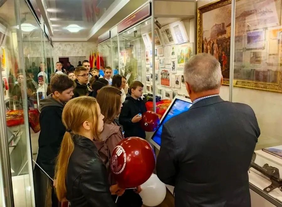 #КаникулыСРосгвардией. Сотрудники подмосковного главка Росгвардии организовали экскурсию для кадет Сотрудники Подольского отдела вневедомственной охраны Главного управления Росгвардии по Московской области организовали для... #КаникулыСРосгвардией. Сотрудники подмосковного главка Росгвардии организовали экскурсию для кадет Сотрудники Подольского отдела вневедомственной охраны Главного управления Росгвардии по Московской области организовали для...