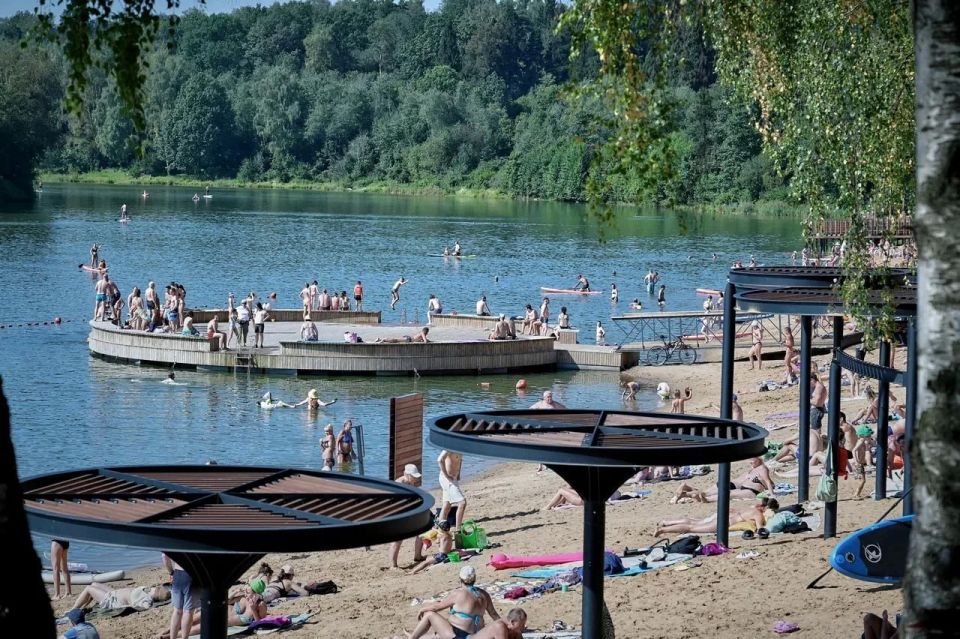 В первые выходные июня пляжи в подмосковном Красногорске посетили свыше 5 тысяч жителей и гостей округа