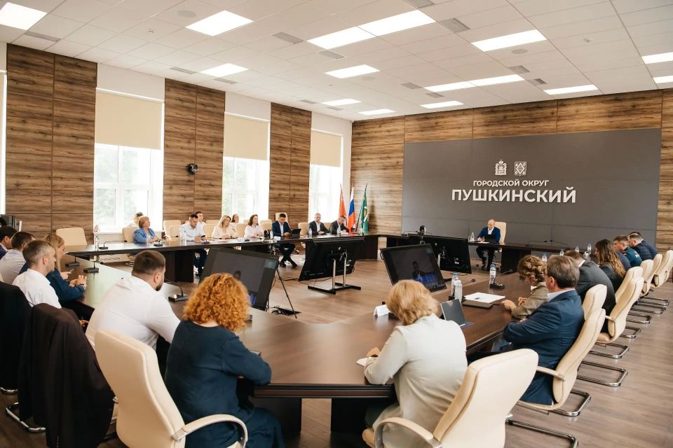 Максим Красноцветов: Сегодня состоялось еженедельное совещание под председательством губернатора Московской области Андрея Воробьева Максим Красноцветов: Сегодня состоялось еженедельное совещание под председательством губернатора Московской области Андрея Воробьева