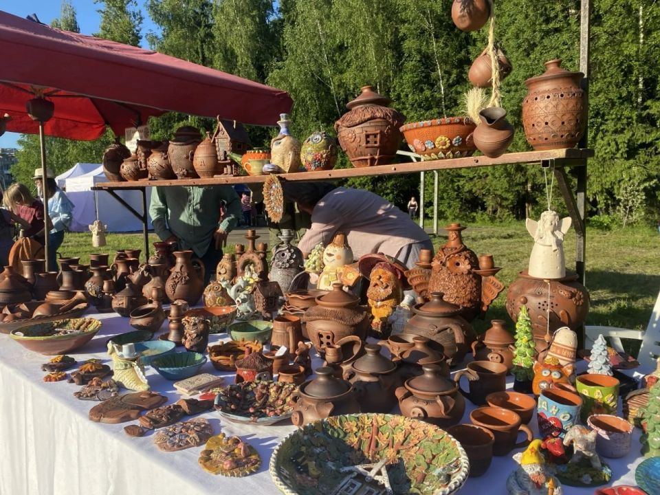 А вот фестиваль народного творчества, промыслов и искусства в Софрино, приуроченный в этом году ко Дню рождения А.С. Пушкина А вот фестиваль народного творчества, промыслов и искусства в Софрино, приуроченный в этом году ко Дню рождения А.С. Пушкина