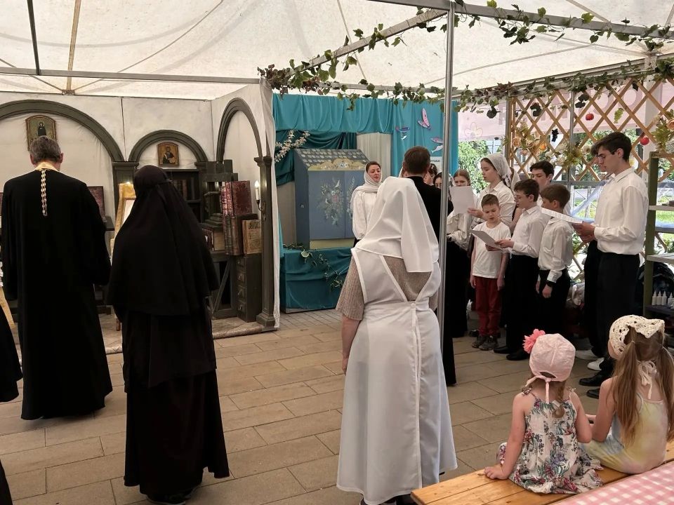 В Королёве открылась православная выставка - ярмарка «Кладезь» с редкой иконой и монастырскими изделиями В Королёве открылась православная выставка - ярмарка «Кладезь» с редкой иконой и монастырскими изделиями