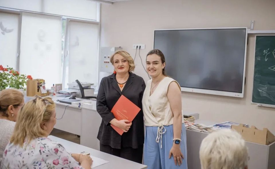 Диана Алумянц встретилась с педагогическими коллективами школ Серпухова Диана Алумянц встретилась с педагогическими коллективами школ Серпухова