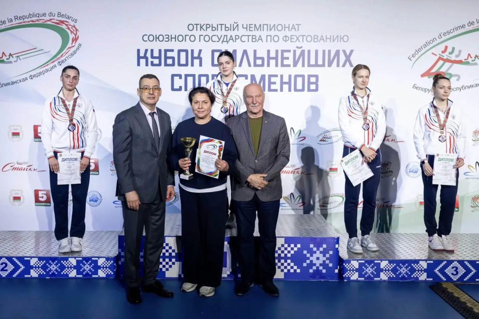 На острие клинка: фехтовальщицы Химок стали лучшими на чемпионате Союзного государства
