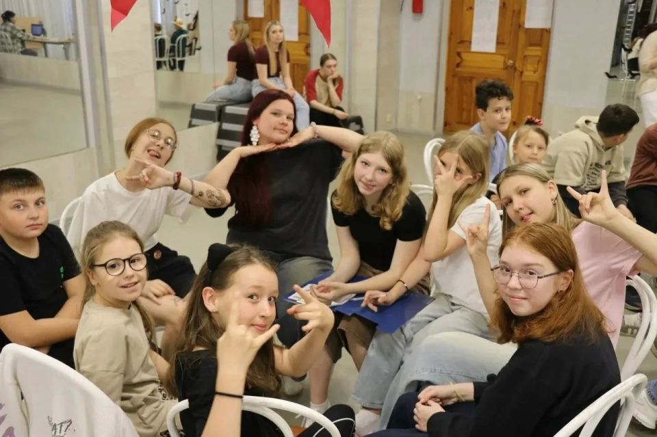 Интеллектуальное состязание факультетов: квиз о Гарри Поттере в клубе «Романтик» Интеллектуальное состязание факультетов: квиз о Гарри Поттере в клубе «Романтик»