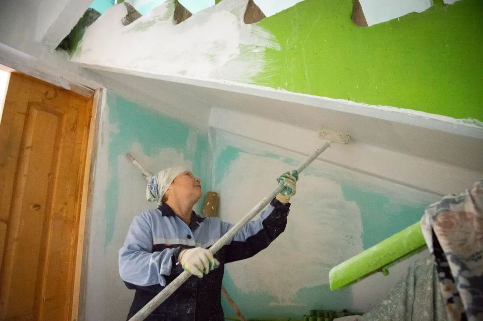 В Городском округе Коломна полным ходом идет кампания по обновлению подъездов В Городском округе Коломна полным ходом идет кампания по обновлению подъездов
