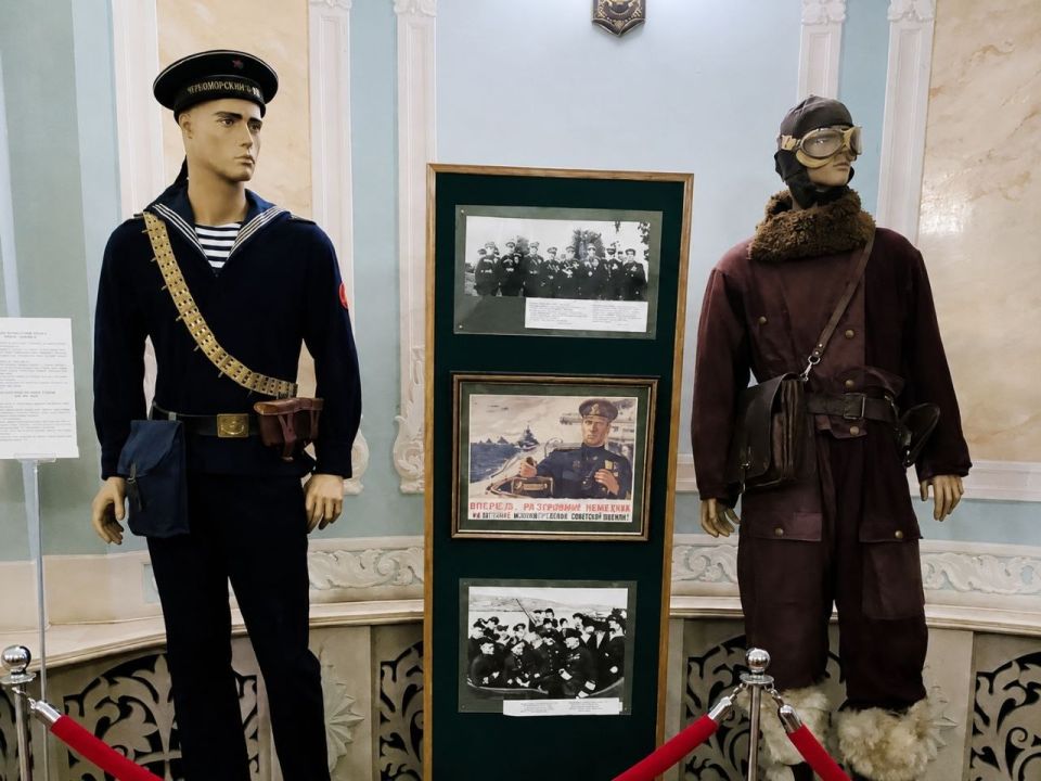 Подольские долголеты побывали в бункере Сталина Подольские долголеты побывали в бункере Сталина