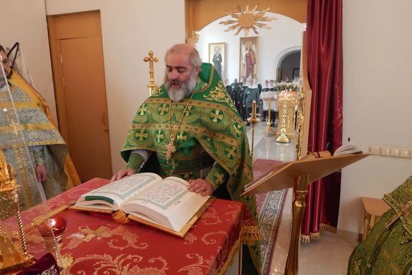 В храме равноапостольных царей Константина и Елены при ИК-1 состоялось торжественное богослужение по случаю престольного праздника