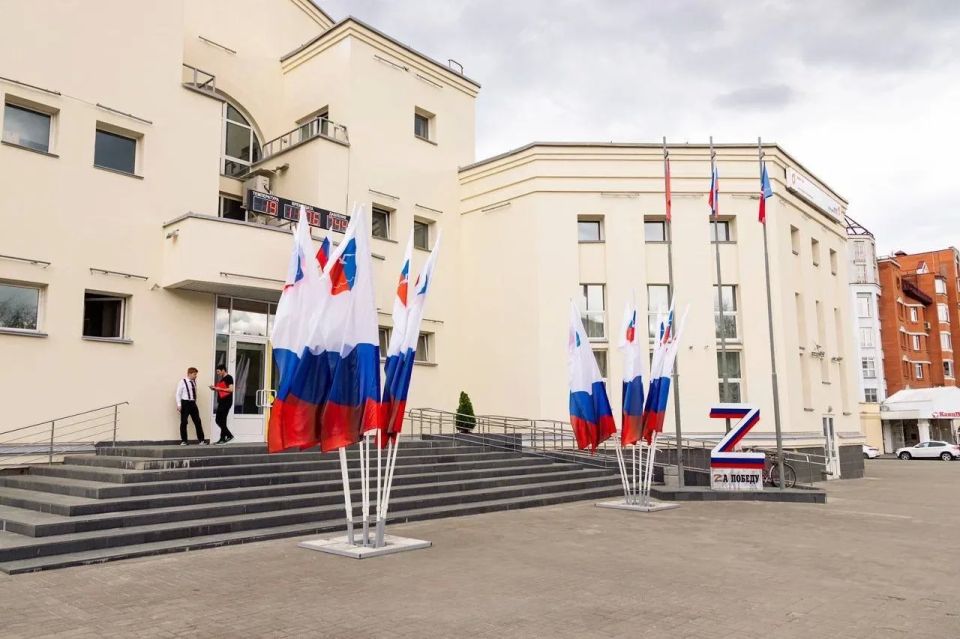 Подмосковье готовится ко Дню России Подмосковье готовится ко Дню России