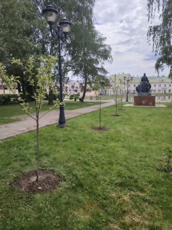 Сотрудники МБУ «Благоустройство СП» продолжают наводить порядок во всех населённых пунктах Сергиево-Посадского округа