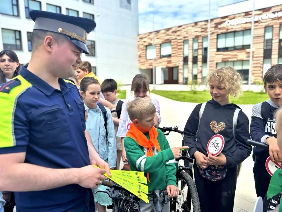 Летние каникулы в самом разгаре, и для ребят из пришкольного лагеря Образовательного центра «Сабурово» в Красногорске это время не только для отдыха, но и для полезных открытий Летние каникулы в самом разгаре, и для ребят из пришкольного лагеря Образовательного центра «Сабурово» в Красногорске это время не только для отдыха, но и для полезных открытий
