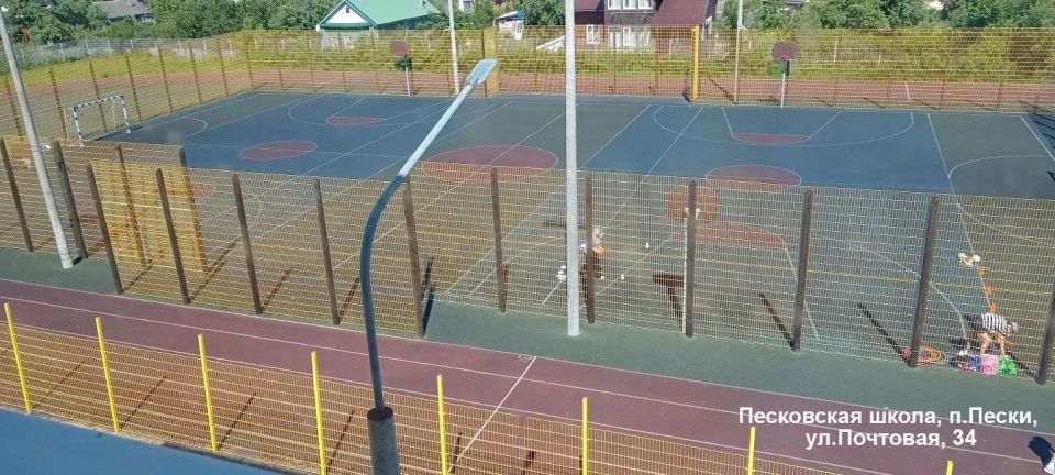В Коломне для всех желающих открыты девять школьных стадионов В Коломне для всех желающих открыты девять школьных стадионов