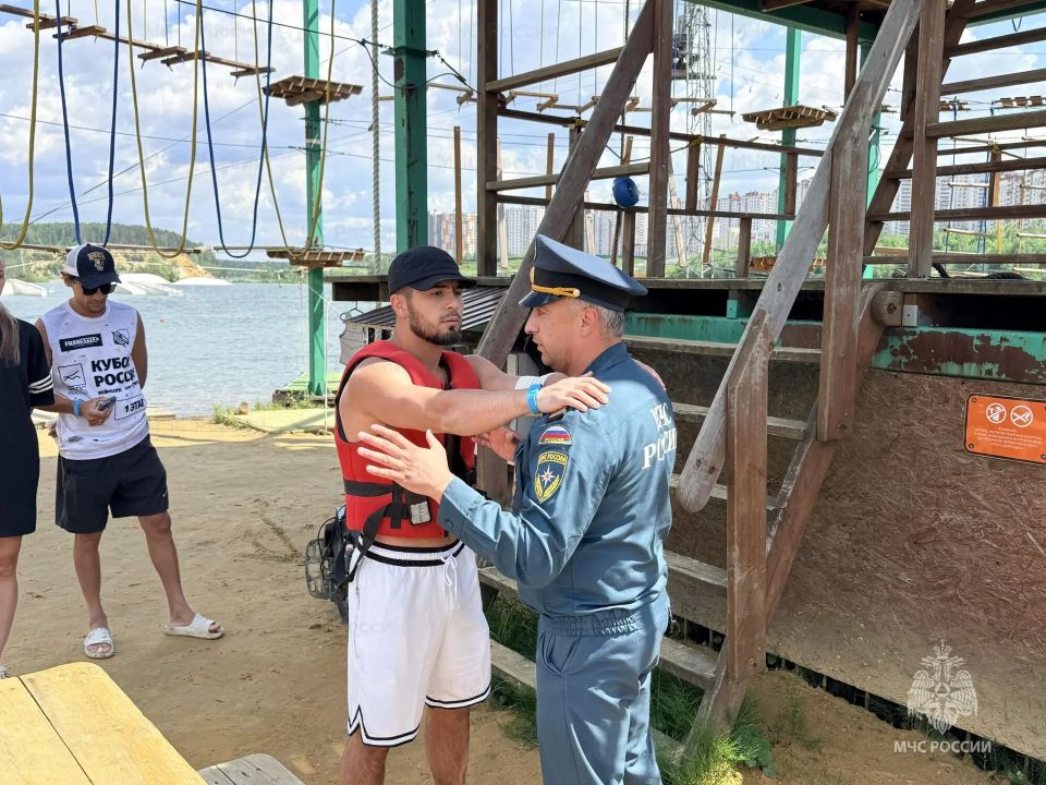 Безопасность на воде: профилактическая работа на Дзержинском песчаном карьере Безопасность на воде: профилактическая работа на Дзержинском песчаном карьере