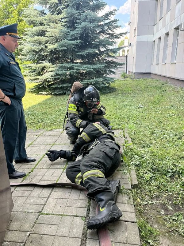 Девять пожарных машин у Ногинского суда: что произошло Девять пожарных машин у Ногинского суда: что произошло