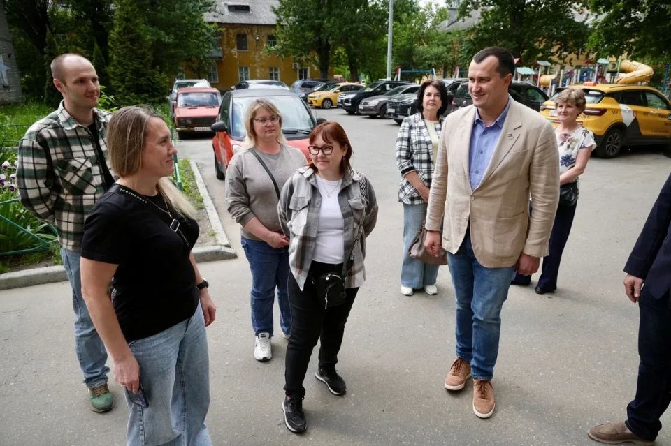 По просьбе жителей: в Балашихе устранили протечки кровли и начали ремонт подъезда на Октябрьской улице По просьбе жителей: в Балашихе устранили протечки кровли и начали ремонт подъезда на Октябрьской улице
