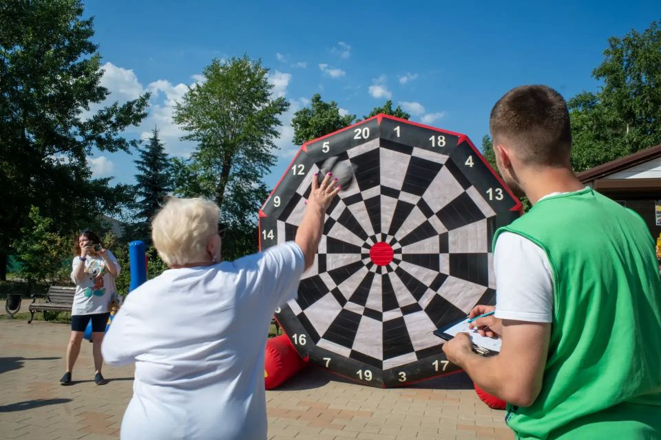 Спортивный этап конкурса «Люберецкая супербабушка» прошел в Центральном парке Спортивный этап конкурса «Люберецкая супербабушка» прошел в Центральном парке