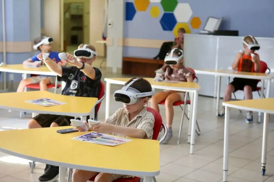 Занятие с VR-тренажёром по изучению ПДД прошло в Балашихе Занятие с VR-тренажёром по изучению ПДД прошло в Балашихе