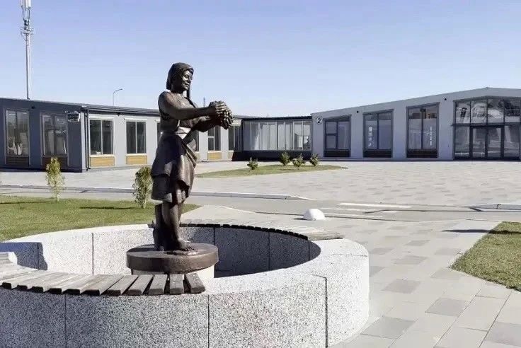 За нарушение скульптуры в Ступино трое предстанут перед судом