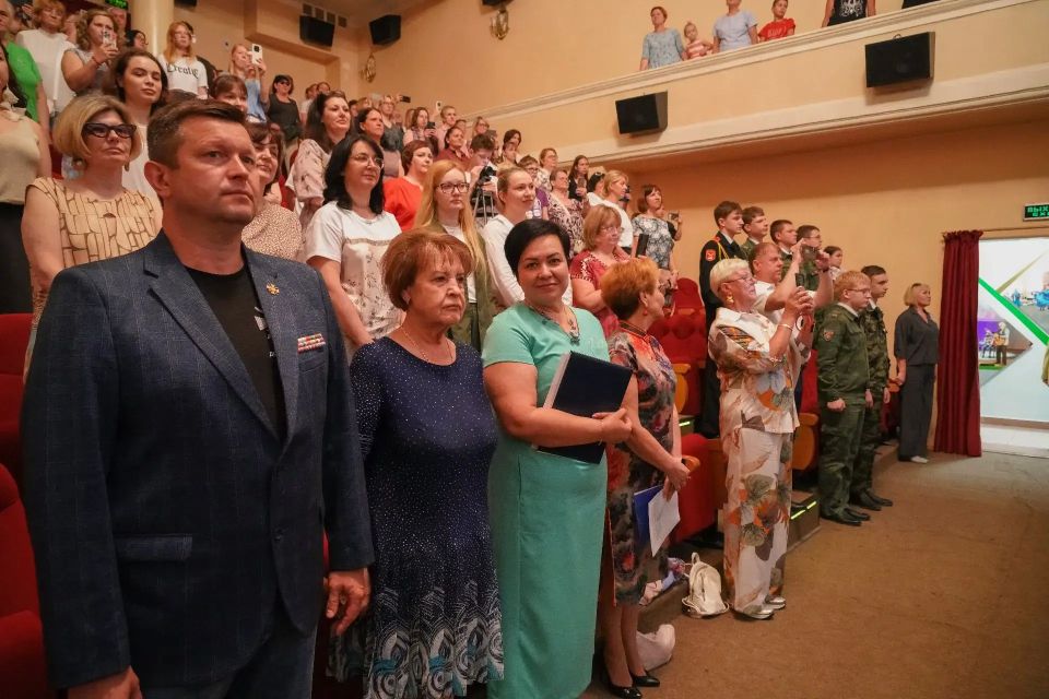В Центральном офицерском клубе 12 Главного управления Министерства обороны РФ провели торжественную церемонию для выпускников 9 класса кадетского корпуса школы №18 В Центральном офицерском клубе 12 Главного управления Министерства обороны РФ провели торжественную церемонию для выпускников 9 класса кадетского корпуса школы №18