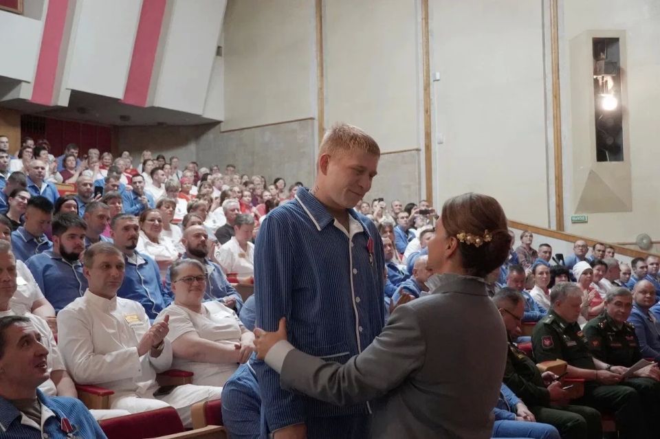 Анна Цивилева: В преддверии Дня России посетила с рабочим визитом 2-й филиал Национального медицинского исследовательского центра высоких медицинских технологий им. А. А. Вишневского в Подмосковье Анна Цивилева: В преддверии Дня России посетила с рабочим визитом 2-й филиал Национального медицинского исследовательского центра высоких медицинских технологий им. А. А. Вишневского в Подмосковье