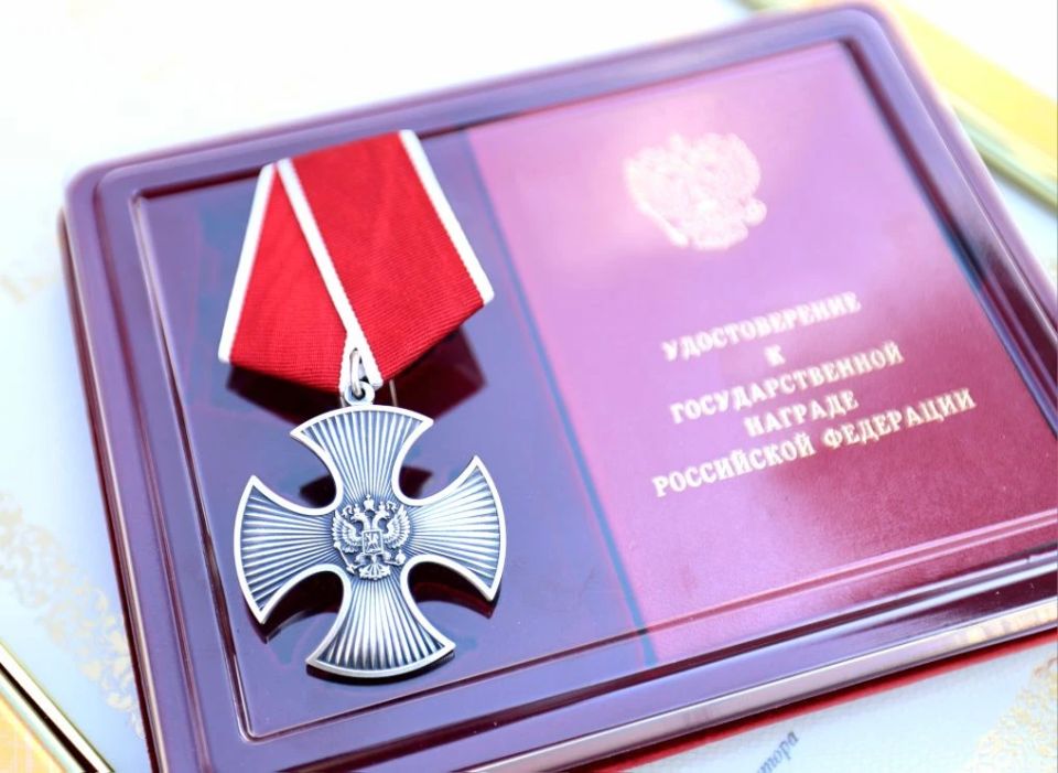 Дмитрий Волков: В преддверии одного из важнейших наших праздников – Дня России – отметил наградами героев боевого и трудового фронта, а также юных красногорцев – всех, кто каждый день своим сопричастием, патриотизмом и... Дмитрий Волков: В преддверии одного из важнейших наших праздников – Дня России – отметил наградами героев боевого и трудового фронта, а также юных красногорцев – всех, кто каждый день своим сопричастием, патриотизмом и...