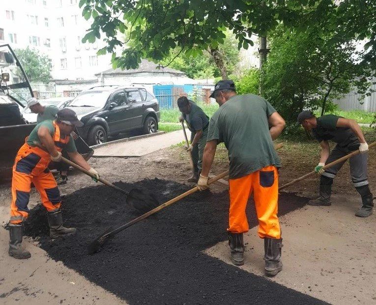 В Долгопрудном продолжается ямочный ремонт: где пройдёт в праздники В Долгопрудном продолжается ямочный ремонт: где пройдёт в праздники