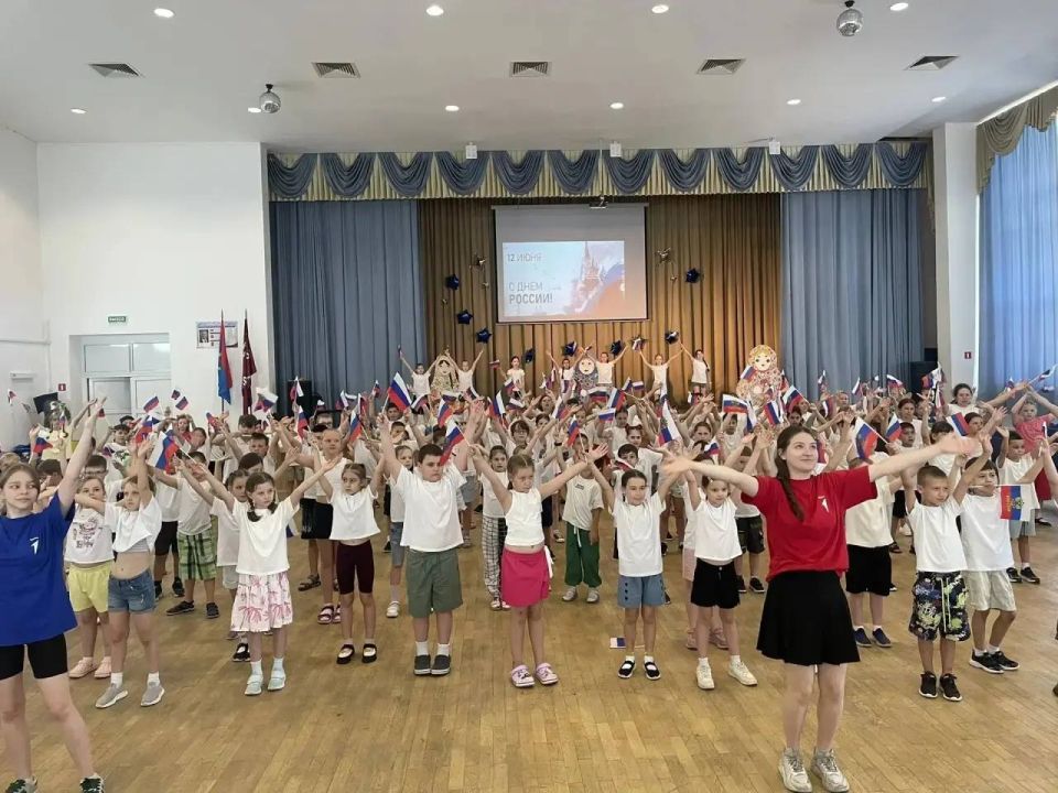 Патриотические мероприятия прошли в Подольске накануне Дня России Патриотические мероприятия прошли в Подольске накануне Дня России