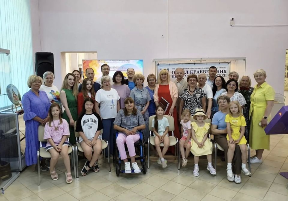 В отделе краеведения открылась выставка картин воскресенских художников В отделе краеведения открылась выставка картин воскресенских художников