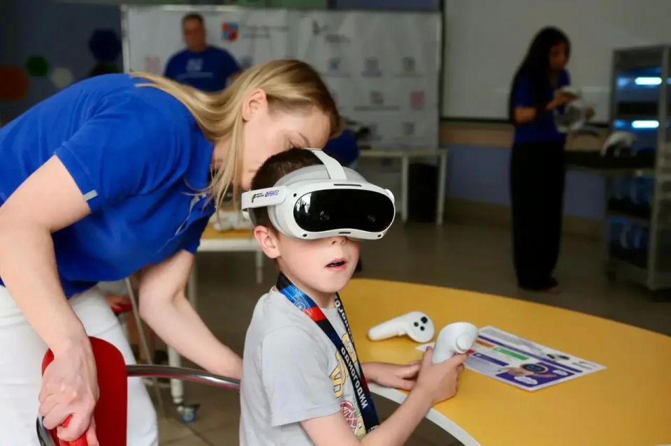 Занятие с VR-тренажёром по изучению ПДД прошло в Балашихе Занятие с VR-тренажёром по изучению ПДД прошло в Балашихе