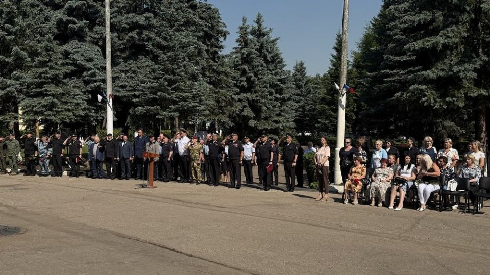 В Центре профессиональной подготовки ГУ МВД России по Московской области открыли памятник сотрудникам, погибшим при выполнении служебного долга В Центре профессиональной подготовки ГУ МВД России по Московской области открыли памятник сотрудникам, погибшим при выполнении служебного долга