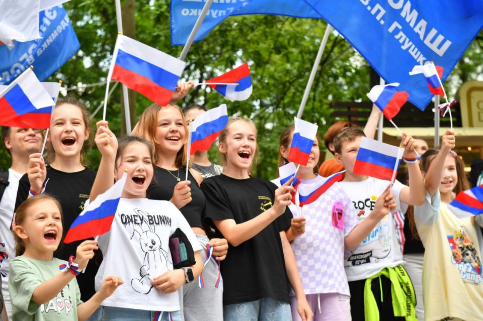 Парки Подмосковья подготовили праздничную программу ко Дню России Парки Подмосковья подготовили праздничную программу ко Дню России