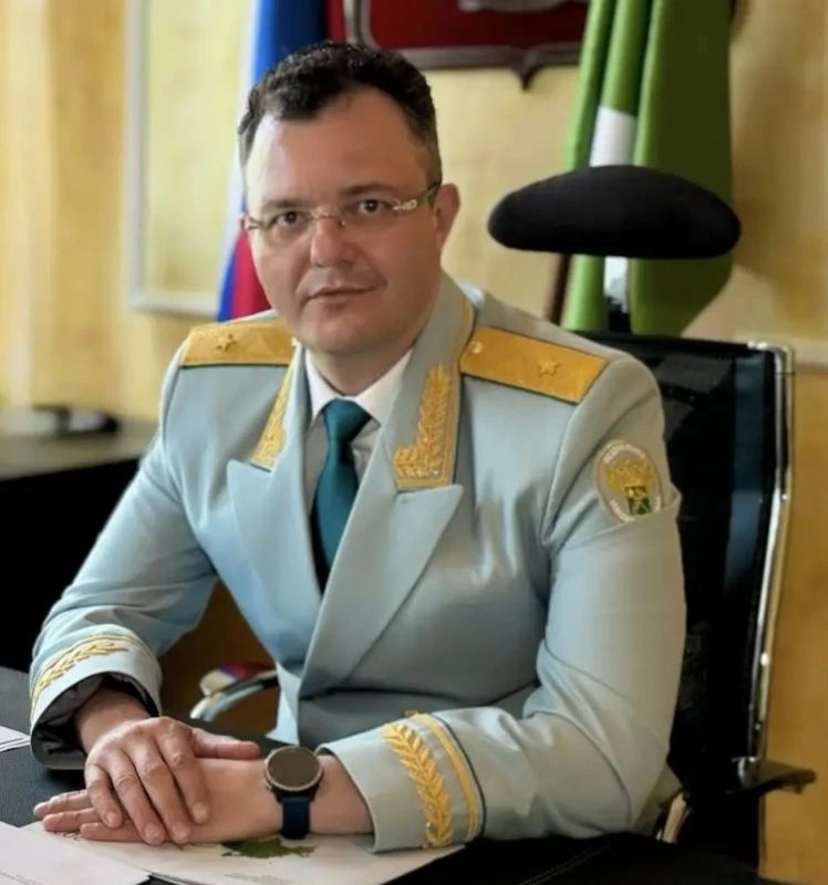 Руководитель ФТС России Валерий Пикалёв назначил Рафаэля Зверева начальником Уральского таможенного управления Руководитель ФТС России Валерий Пикалёв назначил Рафаэля Зверева начальником Уральского таможенного управления