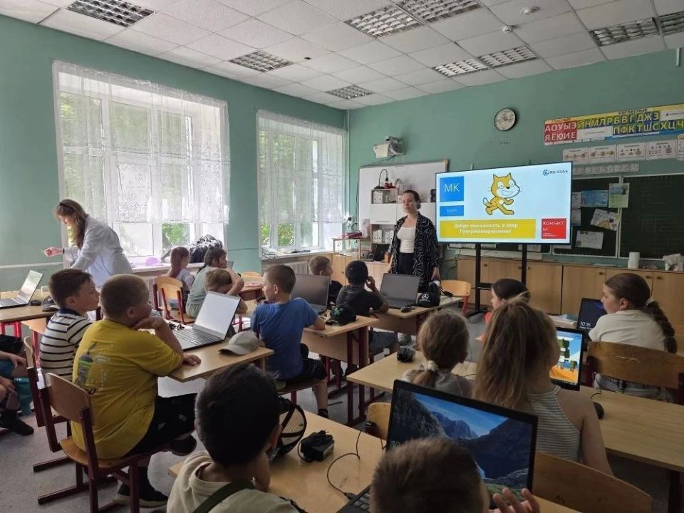 Создавать собственные игры научились школьники в лагере Центра образования №9 Создавать собственные игры научились школьники в лагере Центра образования №9